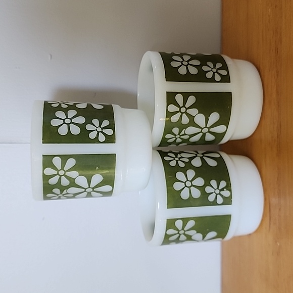 Anchor Hocking Fire King Green Daisy Flowers Milk Glass Coffee Mug Tea - Picture 3 of 5